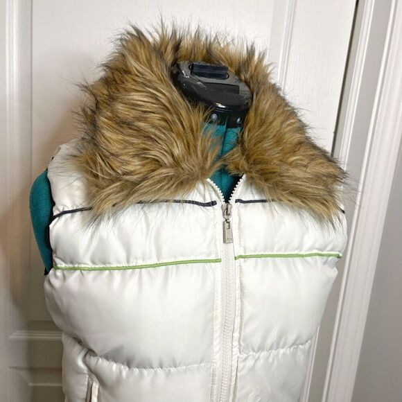 Weathervane Active Quilted Puffer Faux Fur Collar Sleeveless Pocket Zip Vest - Picture 6 of 13
